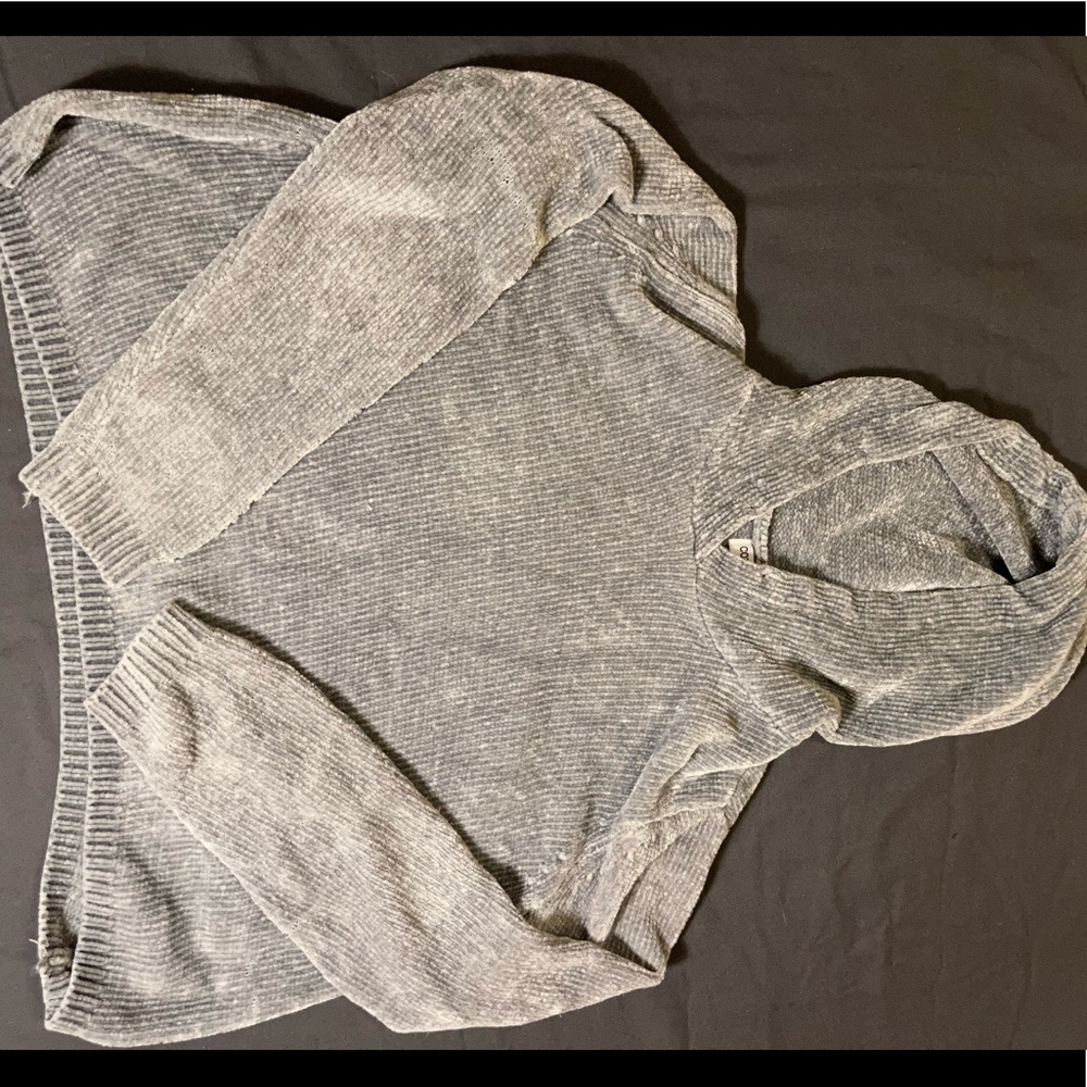 Grey cropped hoodie very soft material